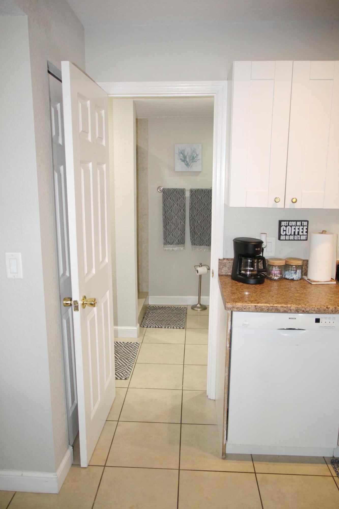 Naples Park Oasis - Cozy Two Bedroom Apartment Exteriör bild